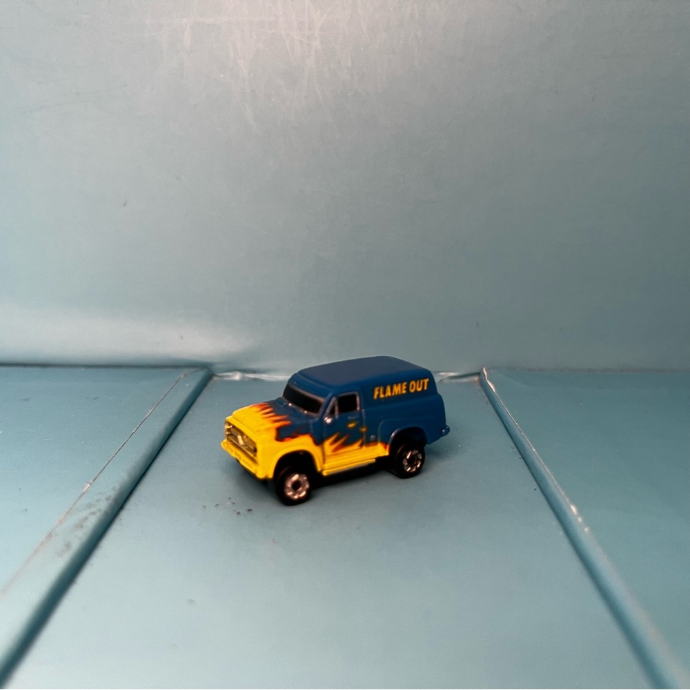 Galoob - Micro Machines Micro Lights - Ford Flame Out Panel Truck 1989